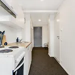 Apartment 8 - Bright 2Br Apartment, Near Centre, Airport Access