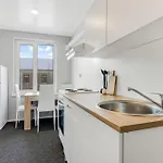 Апартаменты 8 - Bright 2br Apartment, Near Centre, Airport Access