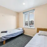 Apartment 8 - Bright 2Br Apartment, Near Centre, Airport Access Апартаменти