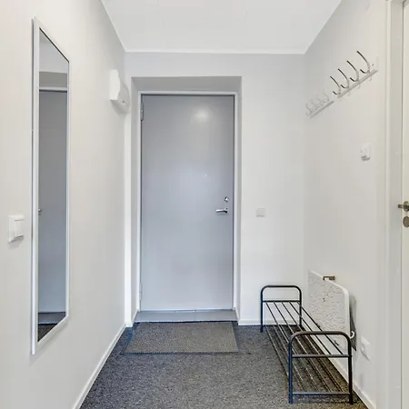 8 - Bright 2br Apartment, Near Centre, Airport Access Appartamento Reval