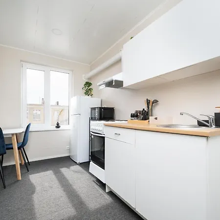 Apartment 8 - Bright 2Br Apartment, Near Centre, Airport Access *