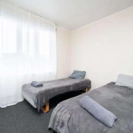 Appartamento 8 - Bright 2br Apartment, Near Centre, Airport Access *
