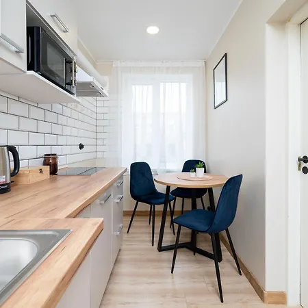 Appartamento 8 - Bright 2br Apartment, Near Centre, Airport Access Reval