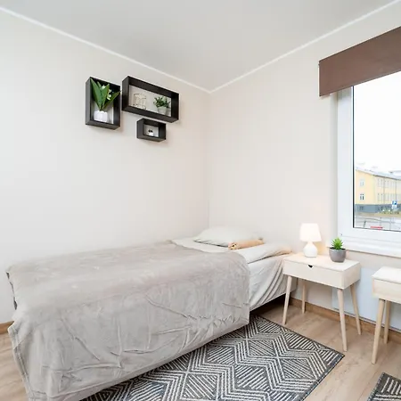 8 - Bright 2br Apartment, Near Centre, Airport Access * Reval