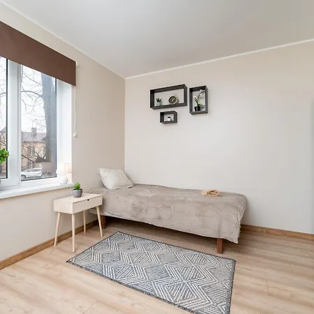 8 - Bright 2br Apartment, Near Centre, Airport Access Appartamento *