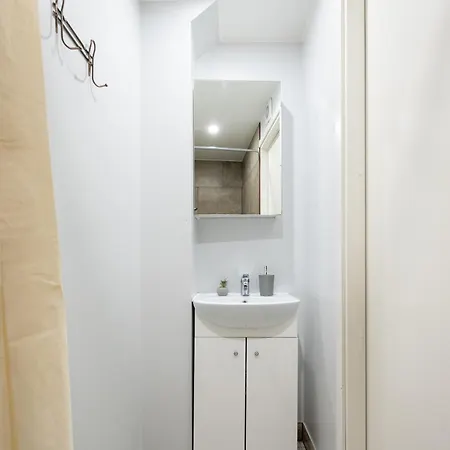 8 - Bright 2br Apartment, Near Centre, Airport Access Reval