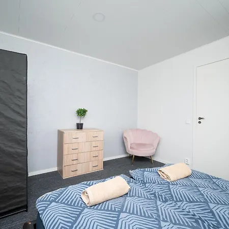 Lejlighed 8 - Bright 2br Apartment, Near Centre, Airport Access Tallinn