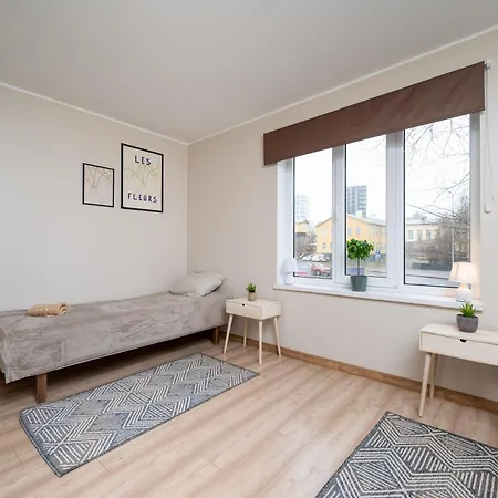 Appartamento 8 - Bright 2br Apartment, Near Centre, Airport Access