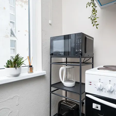 8 - Bright 2br Apartment, Near Centre, Airport Access Reval