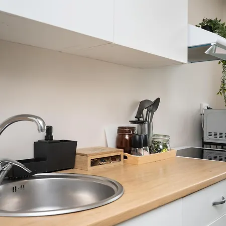 8 - Bright 2br Apartment, Near Centre, Airport Access Reval