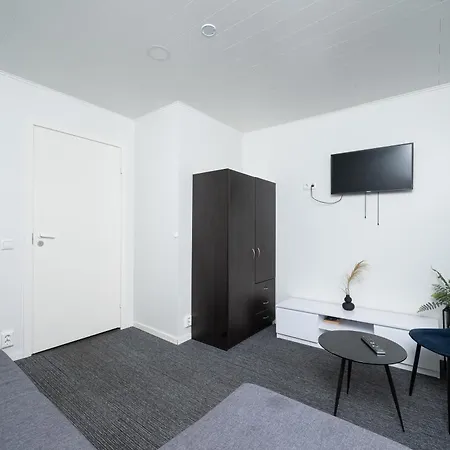 Appartamento 8 - Bright 2br Apartment, Near Centre, Airport Access