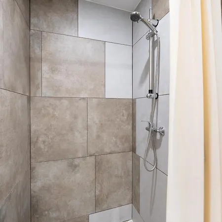 Lejlighed 8 - Bright 2br Apartment, Near Centre, Airport Access