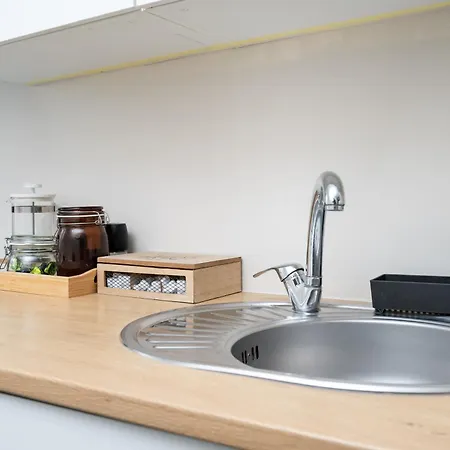 8 - Bright 2br Apartment, Near Centre, Airport Access Appartamento *