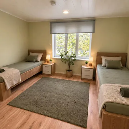 Huoneisto 8 - Bright 2br Apartment, Near Centre, Airport Access Tallinna