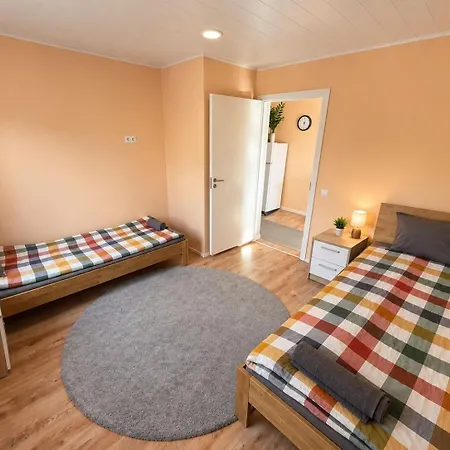 Apartamento 8 - Bright 2br Apartment, Near Centre, Airport Access